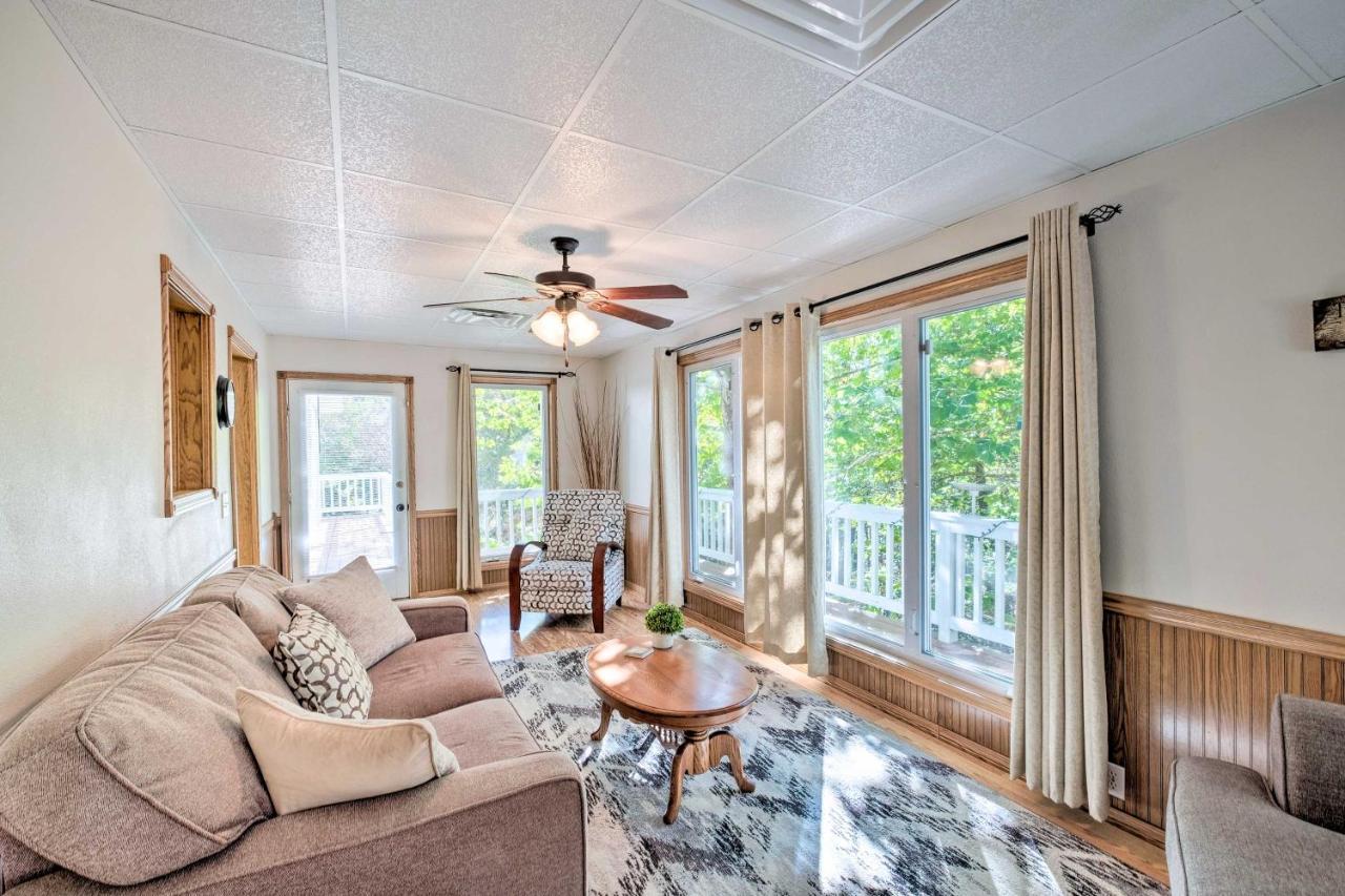 Beautiful Ozark Oasis With Deck Walk To Beaver Lake ロジャース エクステリア 写真