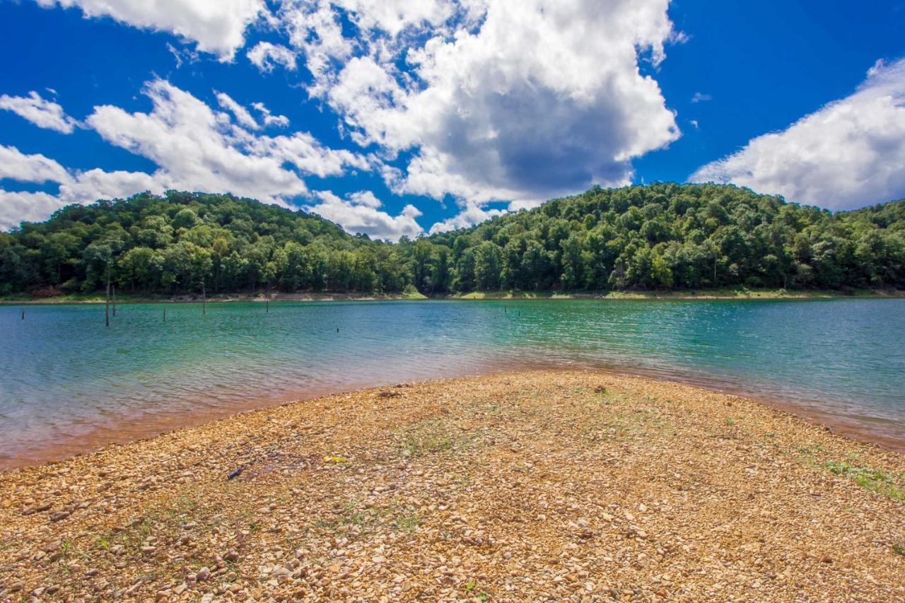 Beautiful Ozark Oasis With Deck Walk To Beaver Lake ロジャース エクステリア 写真