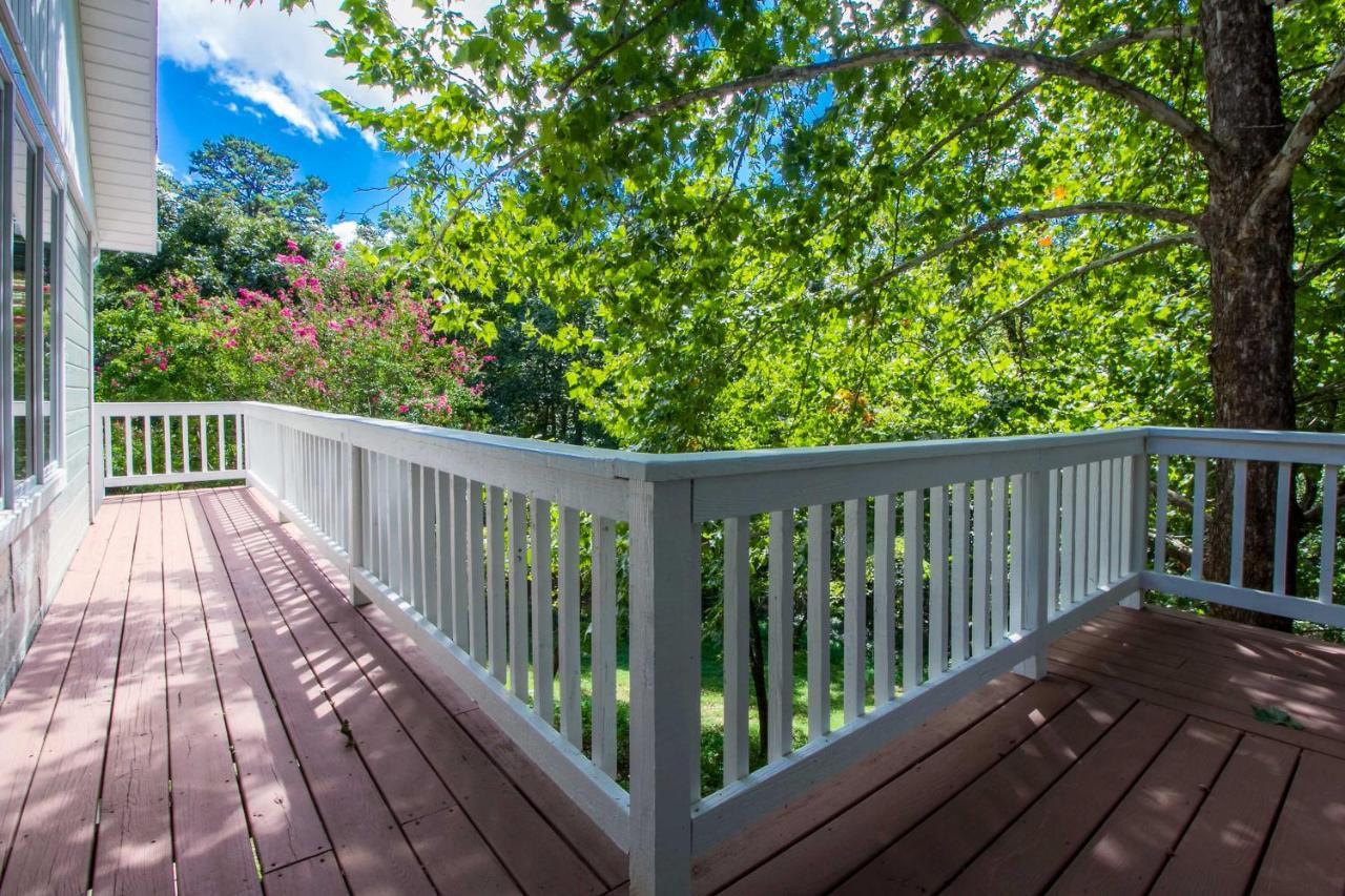 Beautiful Ozark Oasis With Deck Walk To Beaver Lake ロジャース エクステリア 写真